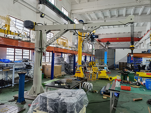 钣金车间为什么越来越多地选用折臂吊？