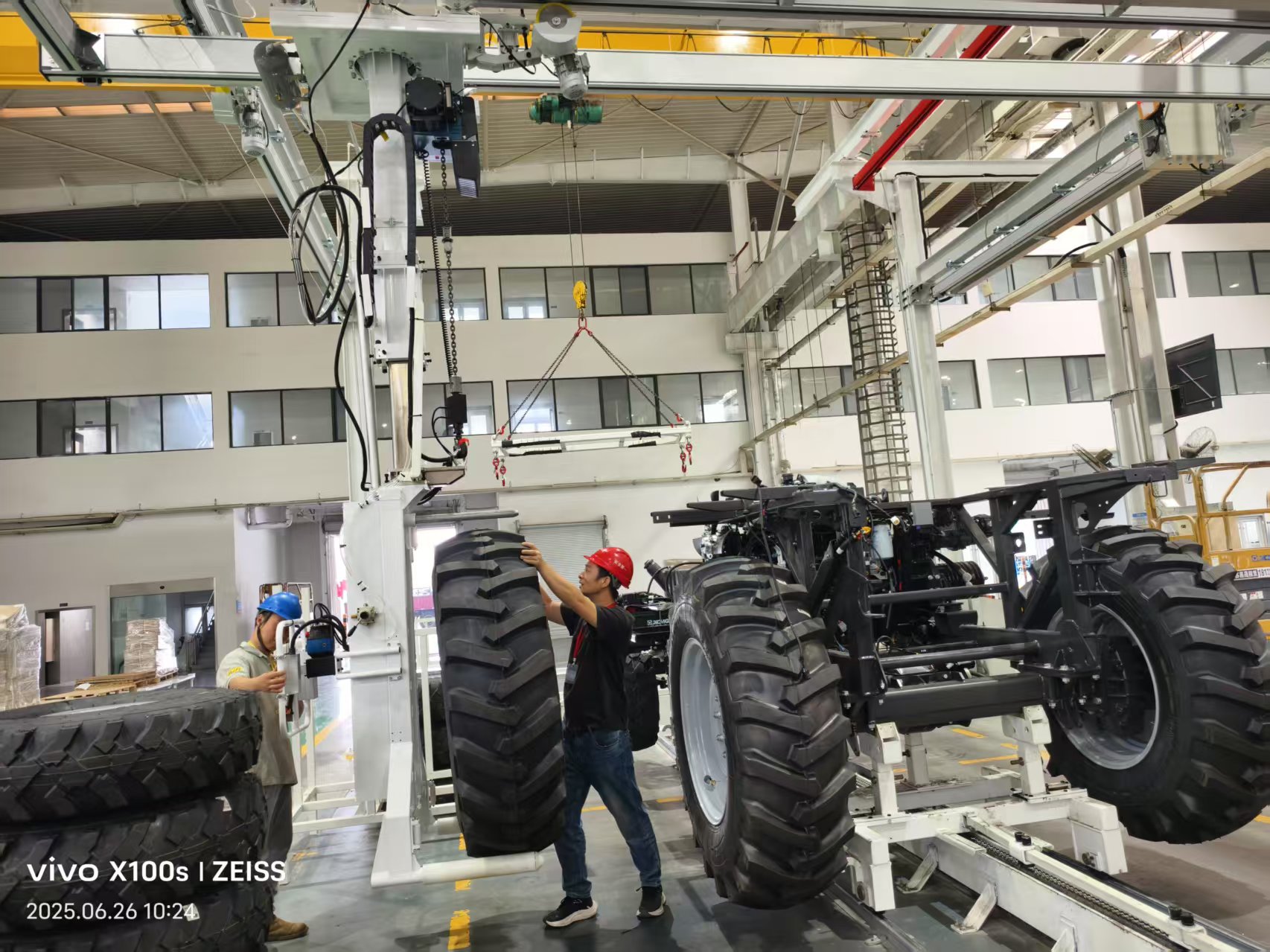 KBK起重系统在汽车行业中的典型应用案例【大型轮胎夹具吊装解决方案】