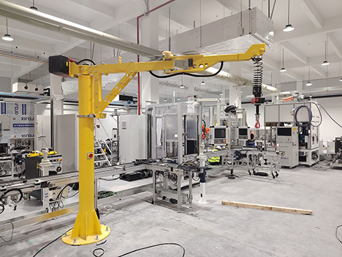 厂房太矮吊车进不来？轻型折臂吊完美适配